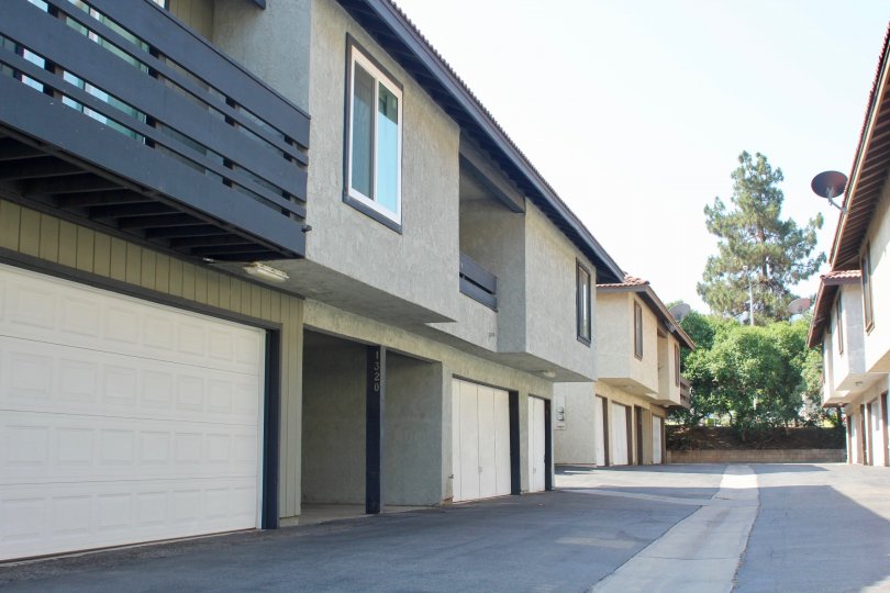 A clean drive way through Oakview apartment, Corona, California