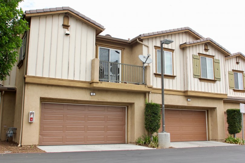 These side by side homes are located in Moreno valley California, in the Iris Landing. The feature a garage also.