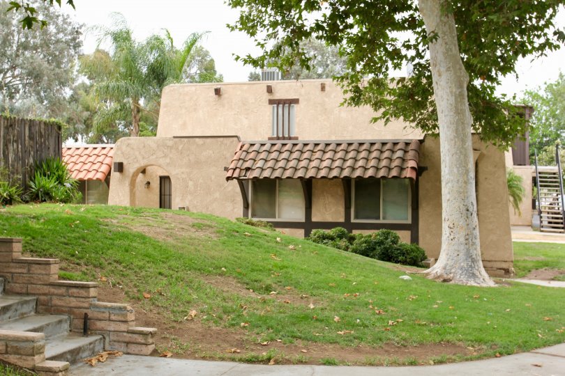 classy cute building in a green surrounding, Lakeview Sunnymead. moreno Valley, California