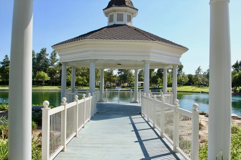 A beautifiul shelter, overlooking the lake and amazing scenery. This is located in Temecula California, At Savannah at Harveston