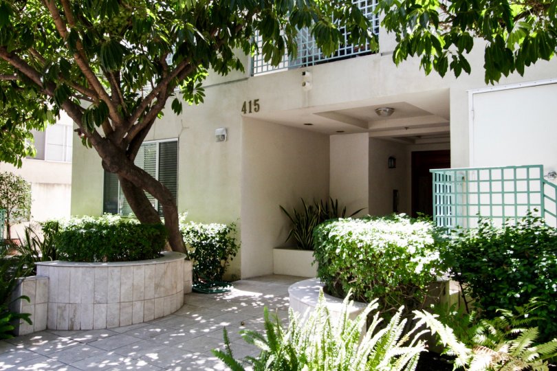 The entryway into Willaman Regency in Beverly Center