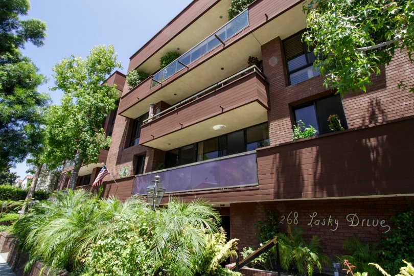 The landscaping seen around 268 S Lasky