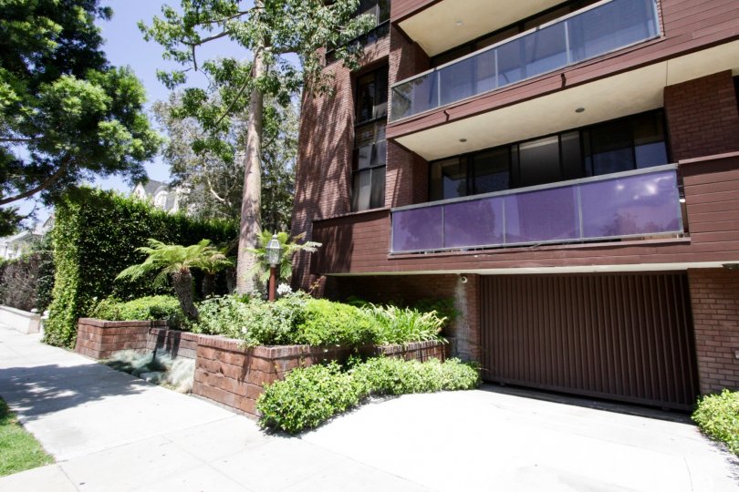 The building at 268 S Lasky in Beverly Hills