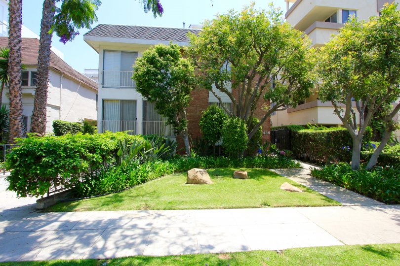 The building at 438 N Palm in Beverly Hills
