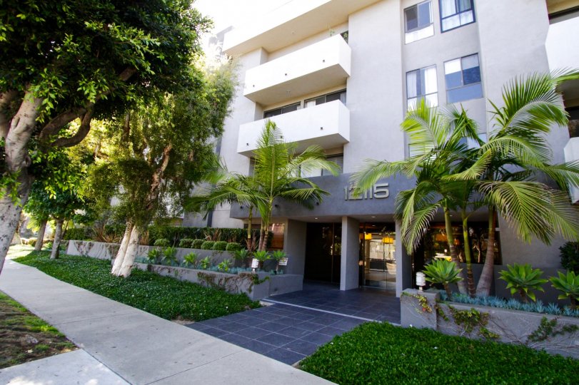 Entrance to the Brentwood House condos