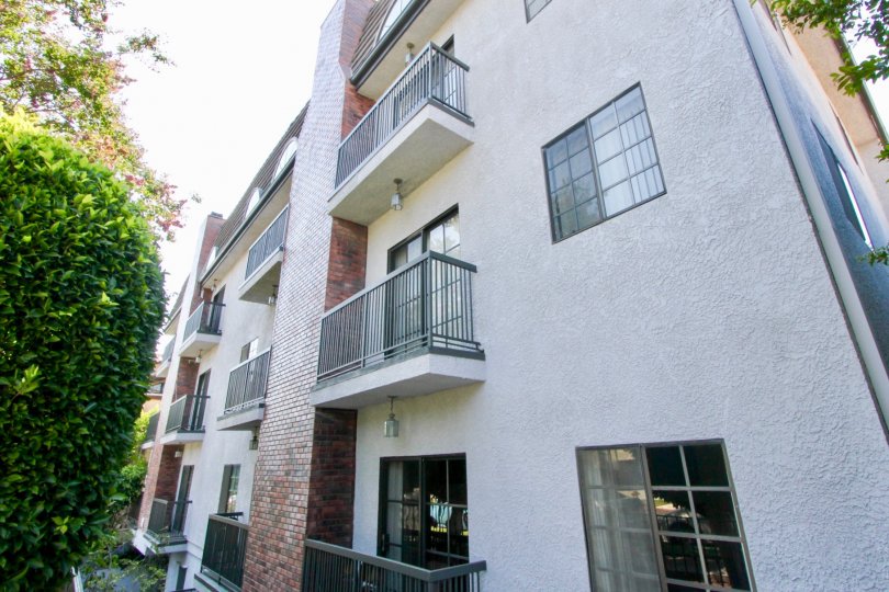 A sunny day at the beautiful Brentwood Royale Apartments.