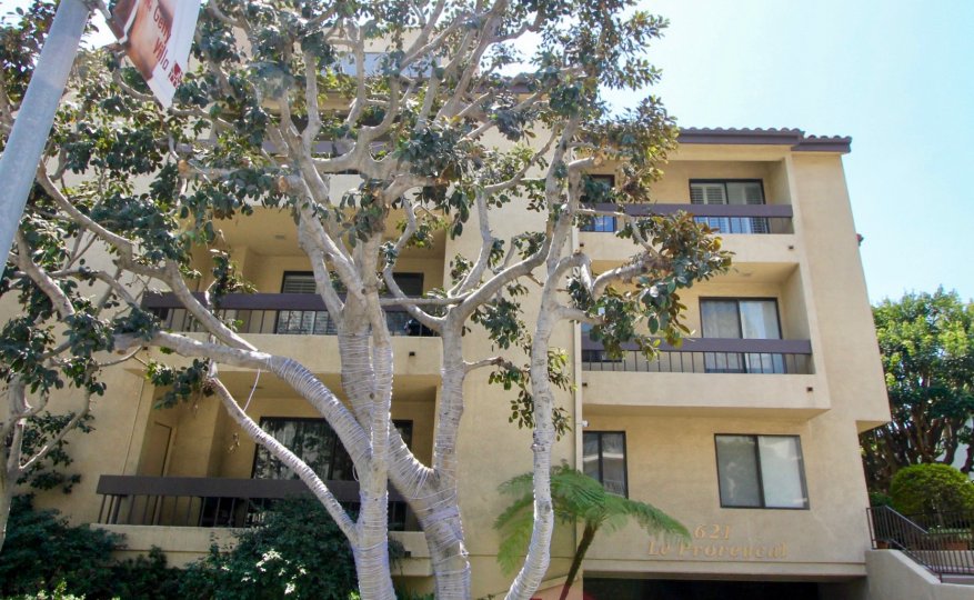 A View of the front of Le Provencal on a sunny day in California