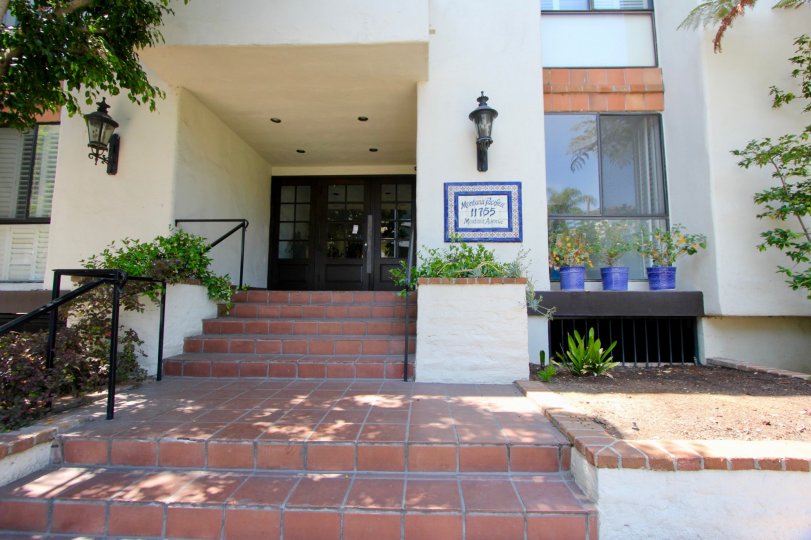 A sunny day at the front part of the Montana Pacifica's community in Brentwood, CA