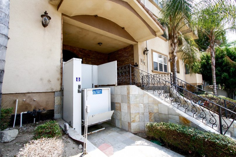 The entrance at 650 E Palm Ave in Burbank California