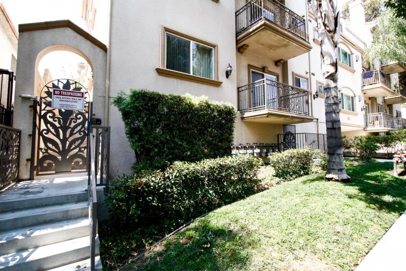 The landscaping around Burbank Village Condominiums