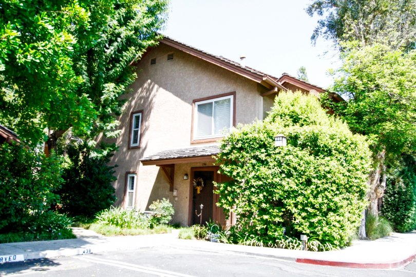 The landscaping seen at Canoga Lakes in Canoga Park California