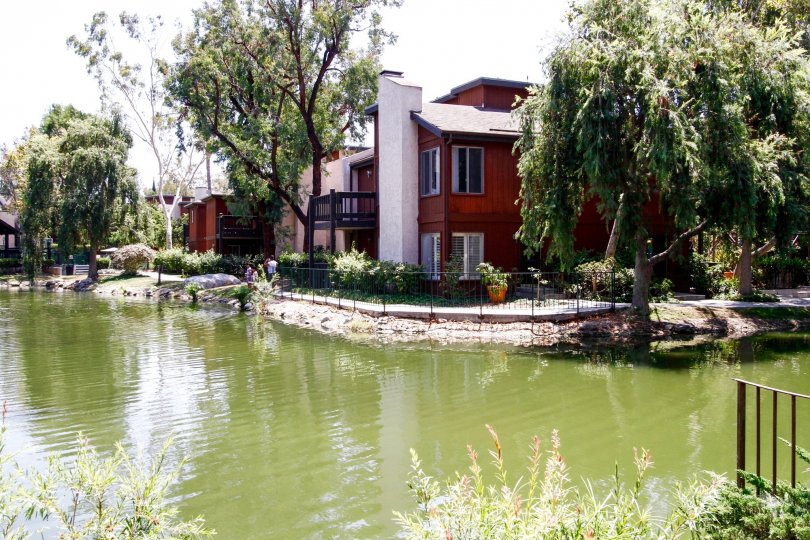 The building view at Lakeside Village