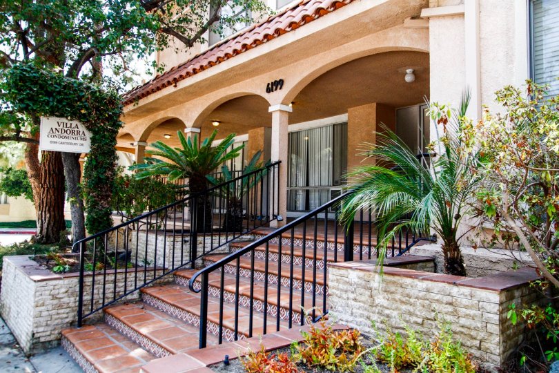 The entryway up to Villa Andora in Culver City