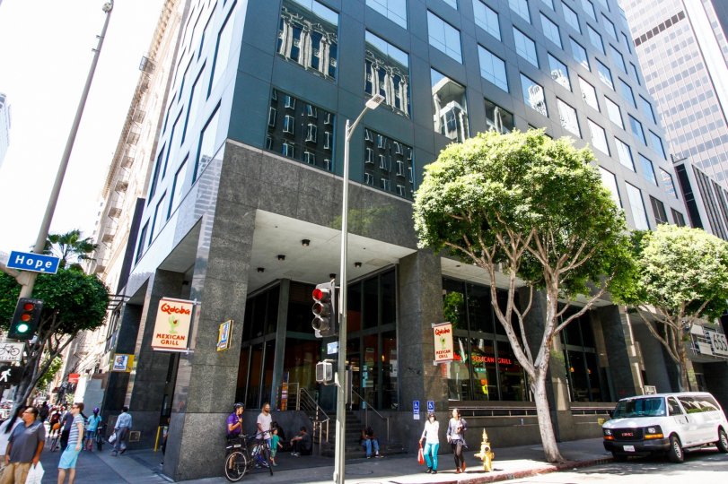The entryway of 655 Hope in Downtown LA