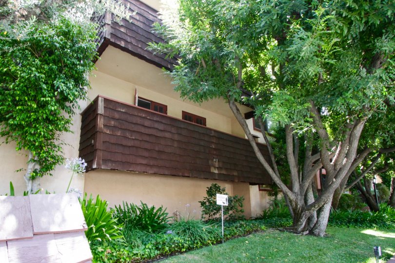 The gorgeous landscaping seen around 5400 Newcastle Ave in Encino