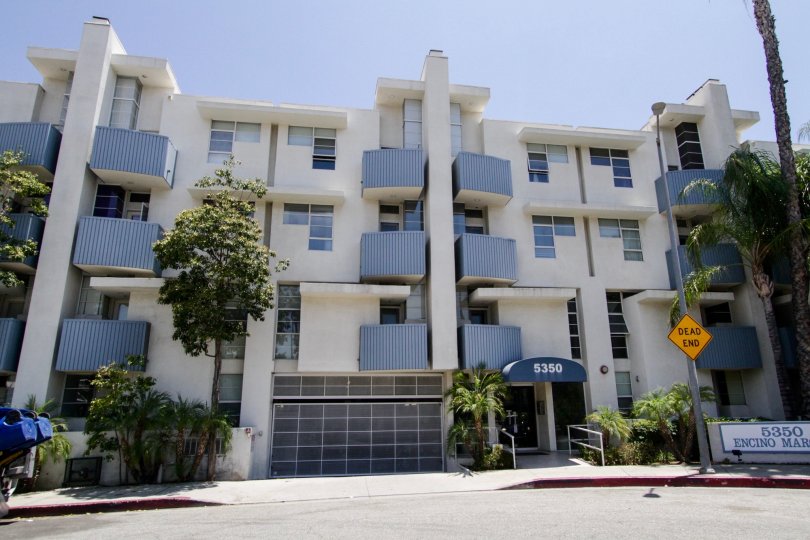 A view of the entire Encino building known as Encino Marquis