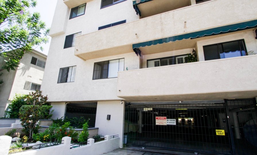 The private balcony for units within the Encino Racquet Club