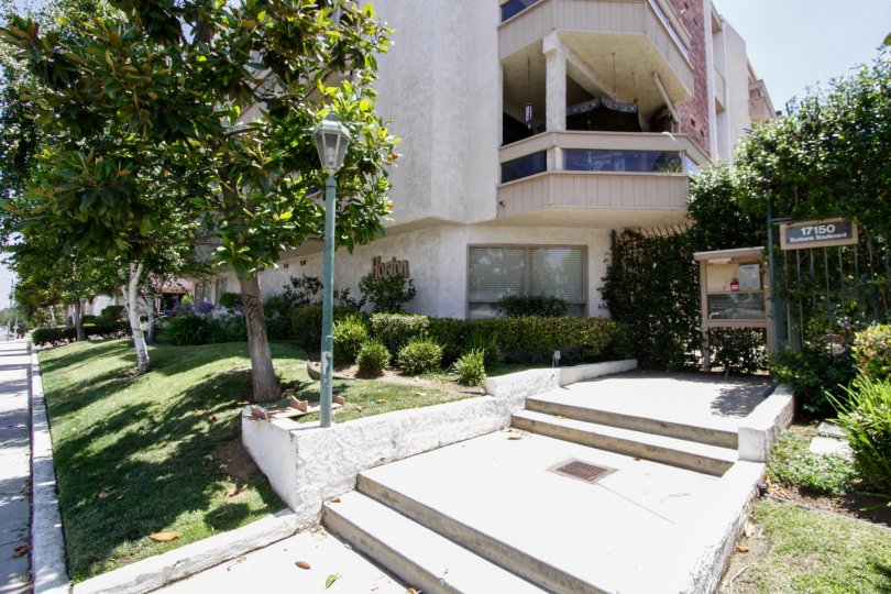 The sidewalk leading up to Horton Lane in Encino