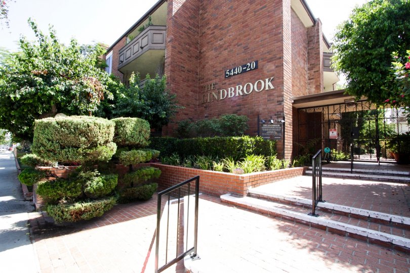 Lettering announcing The Lindbrook located in Encino