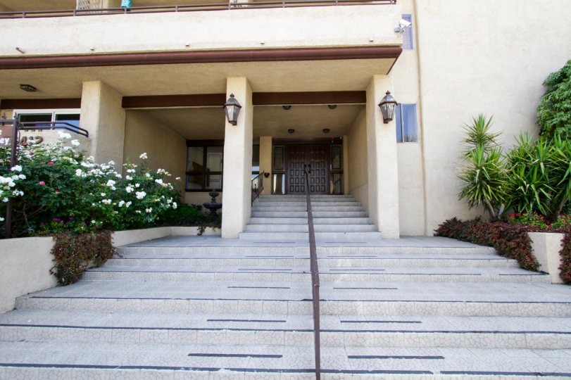 The entrance into The Lindley located in Encino