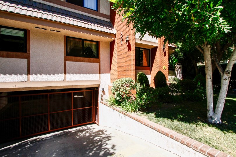The drive into the parking at Loraine Townhomes in Glendale California