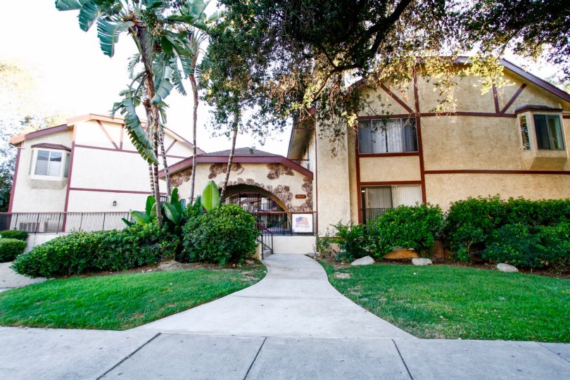 The walkway up to Montrose Villas