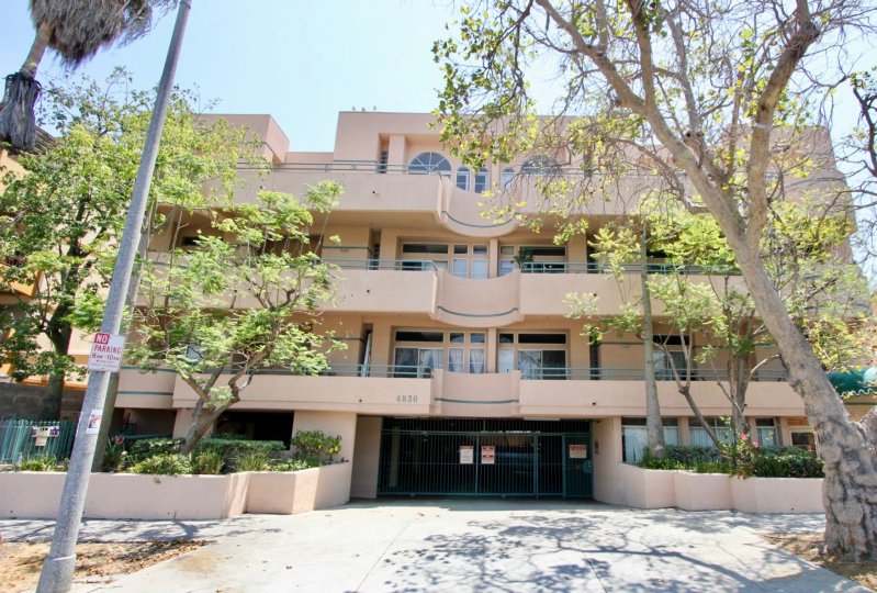 A big simple appartment in Elnwood Regency which seems to be simple and beautiful
