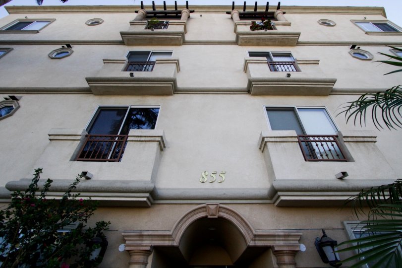 The numbered address of the Hollywood Vista Villas