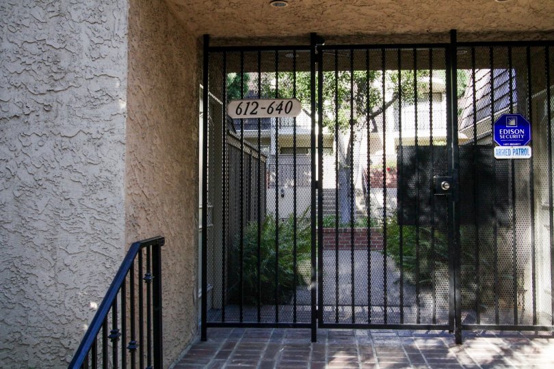 The entrance into the Wilshire Counry Manor