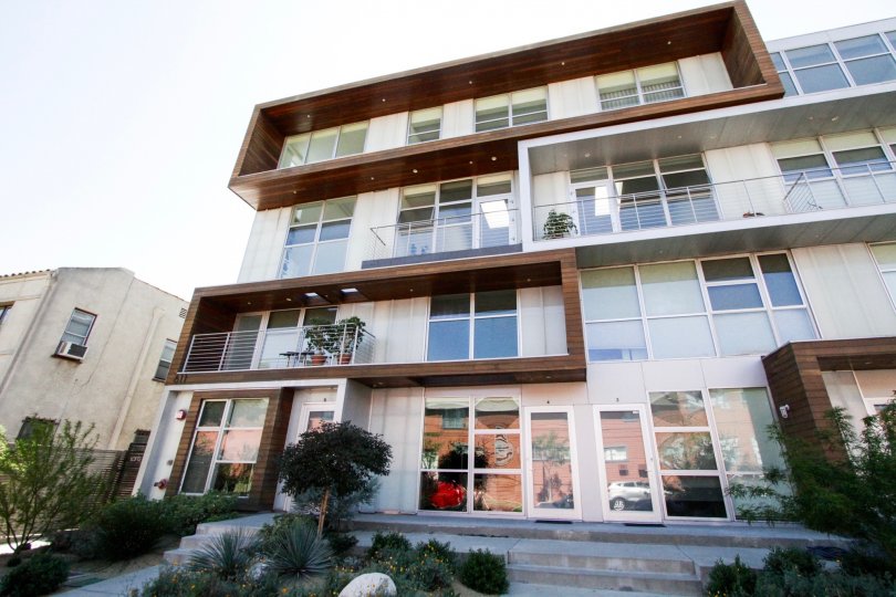 A modern style building in Hollywood located at 611 N Bronson