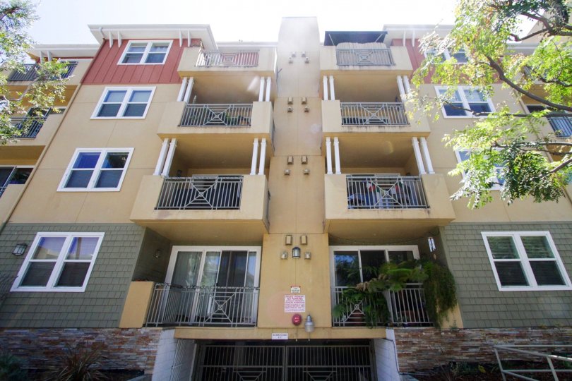 Carleton Plaza is a beautiful building in Hollywood California