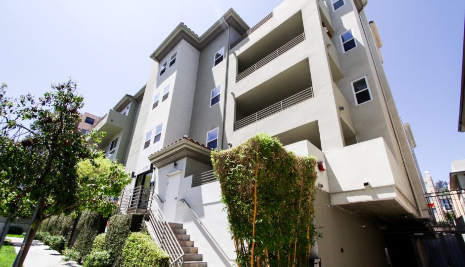 Stairs lead to the front entrance of Franklin Place