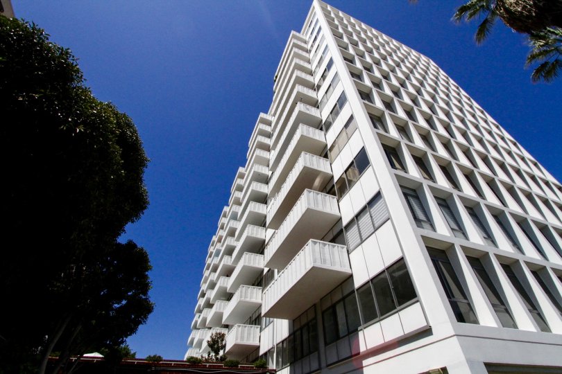 Large balconies protrude off the side of the Hollywood Versailles Tower