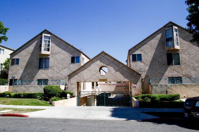The parking for Venice Way Condos in Inglewood