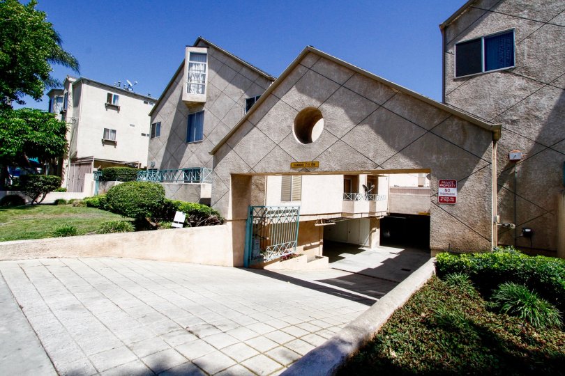 The entryway into Venice Way Condos in Inglewood