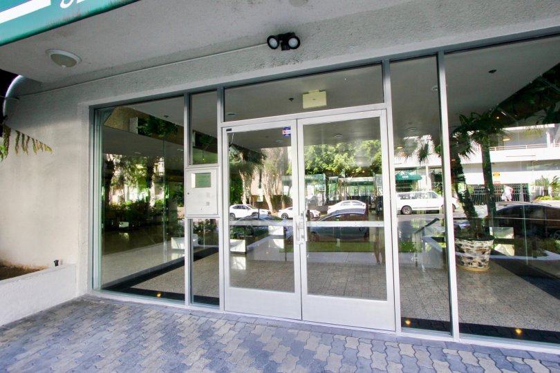 The front door entrance to an apartment living complex in Koreatown, CA