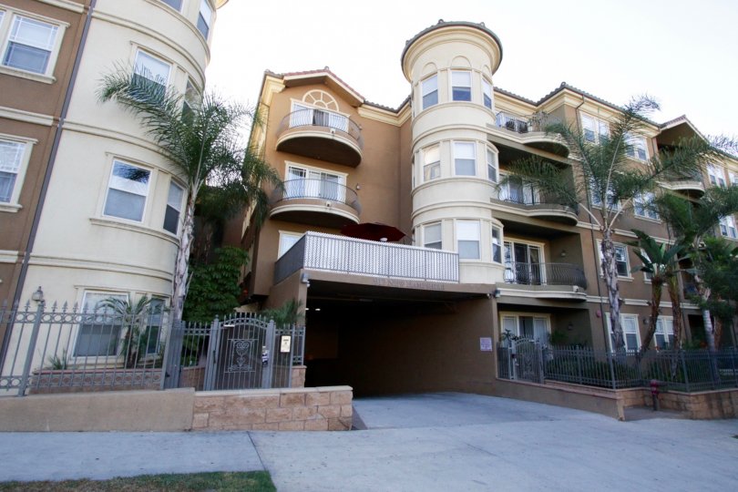 The Kensington is a Mediterranean building in Koreatown
