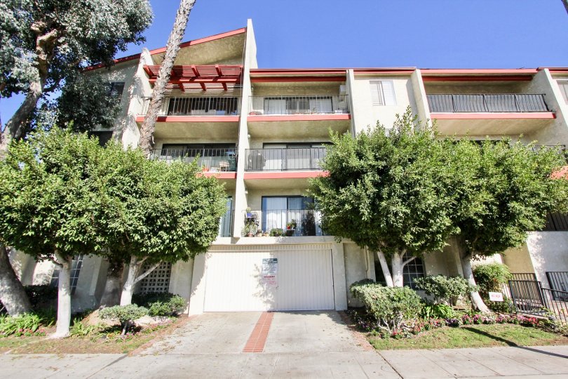 The balconies at Bixby Elm Condominiums