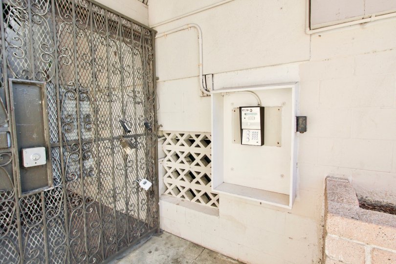 The gate into Elmwood Villas