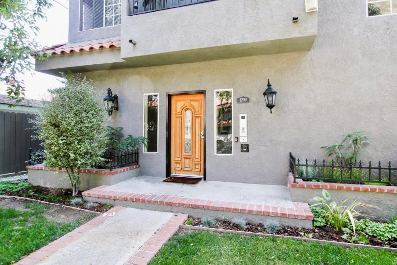 The sidewalk leading up to the entrance of Ohio Manor in Long Beach, California