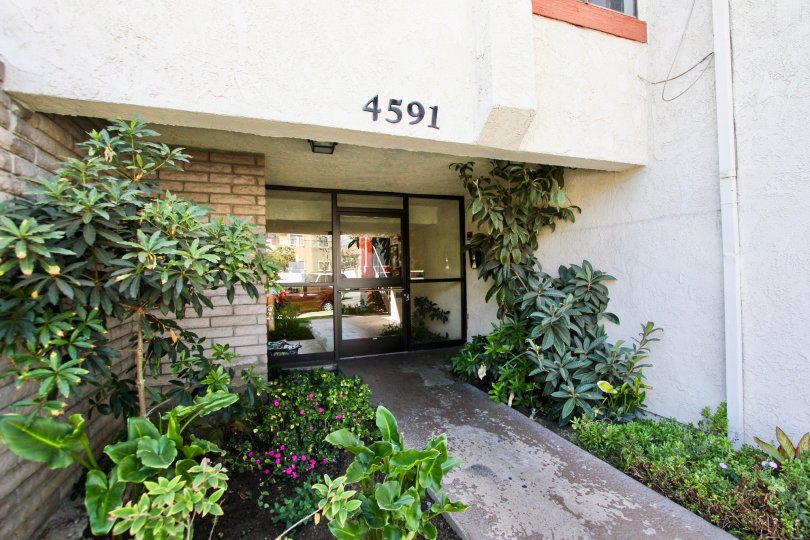 The entrance into Orange Villas in Long Beach, California