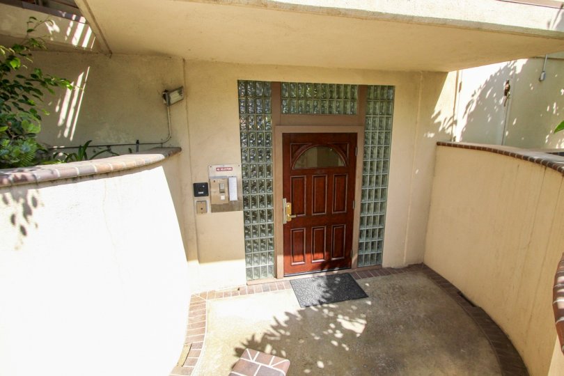 The door into the Plaza Mira Mar