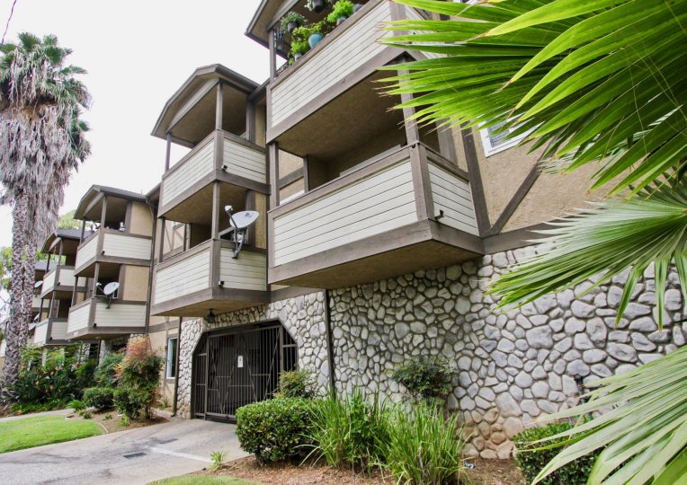 The balconies at Spaulding Vista in Long Beach, California