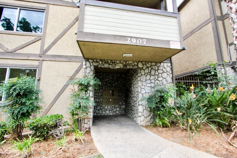 The sidewalk leading into Spaulding Vista
