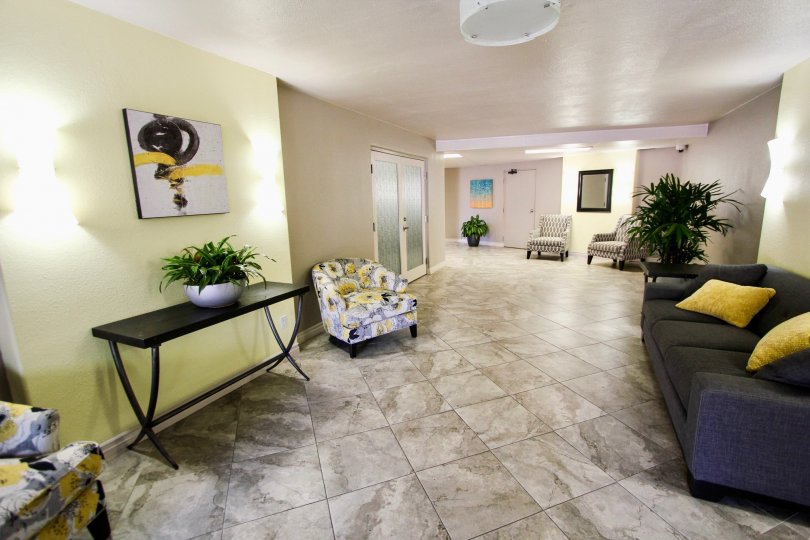 The foyer inside of The Knolls