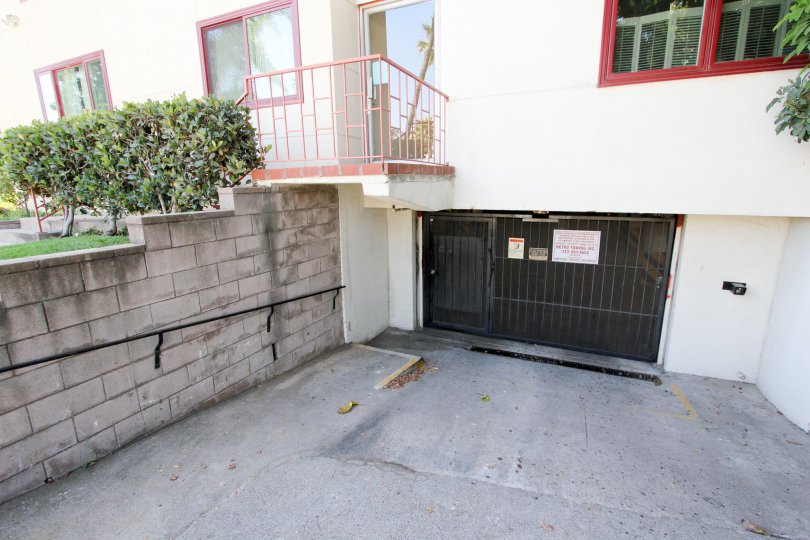 The parking at the Glen Feliz in Los Feliz, California
