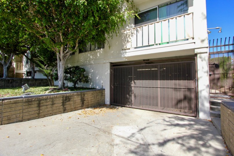 The parking at Vista Los Feliz