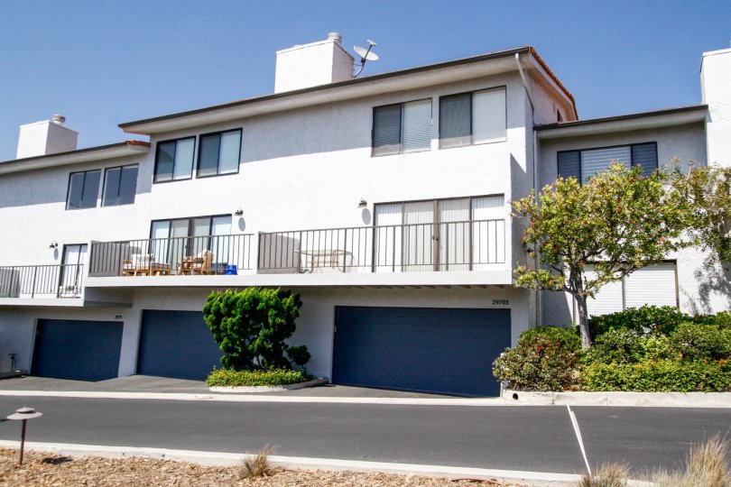 The parking for Zuma Bay Villas