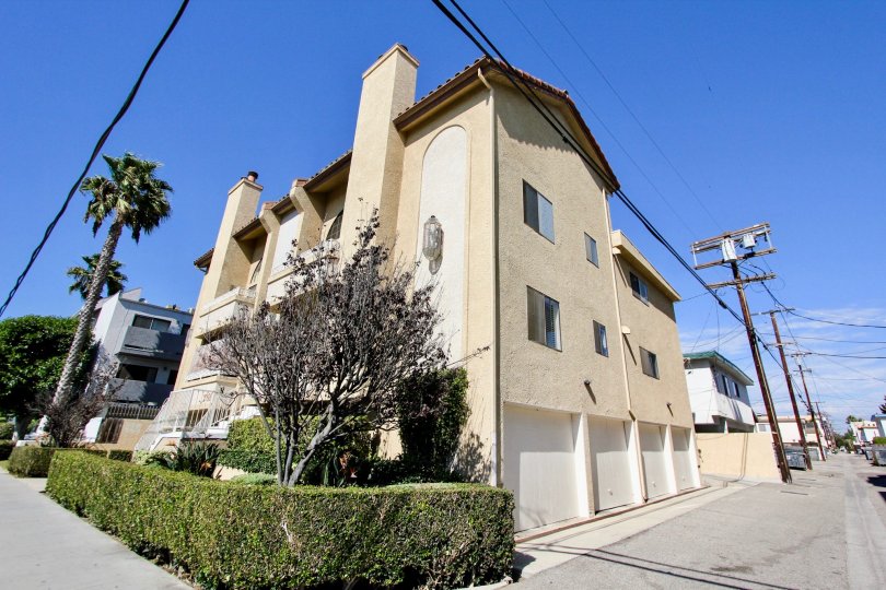 The garages at 3910 Moore St