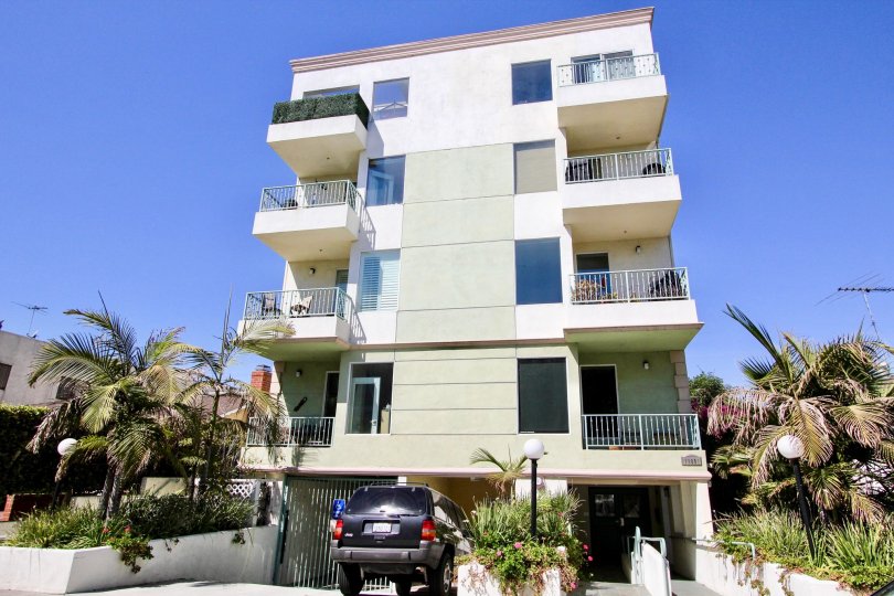 The view of the Avon Villas building in Mar Vista, California